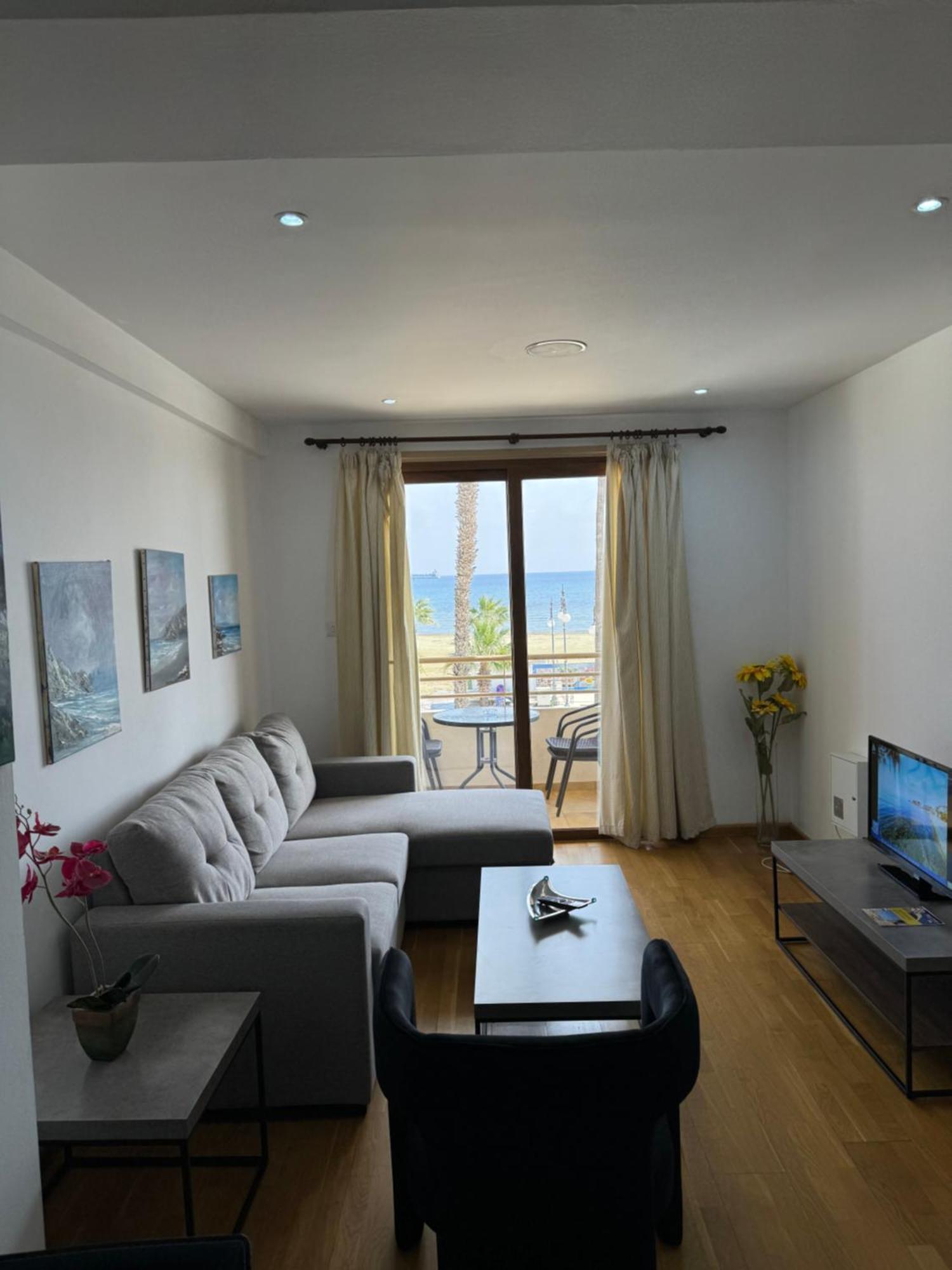 Ithaki Phinikoudes Apartment No. 102 لارنكا المظهر الخارجي الصورة
